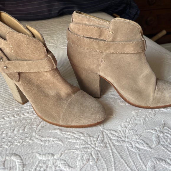 Suede booties - Picture 2 of 8